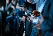 Photo of 65% российских компаний не планируют поднимать зарплату сотрудникам за навыки работы с нейросетью